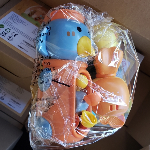 Bathtub Toys Duck & Elephant with Suction Cups + 2 Water Guns- 4 pack - Picture 13 of 14